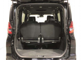 トランク! 人数載せても荷物もしっかり載せられます!これで旅行行っちゃいましょう!ぶんぶんぶ〜〜〜ん!