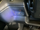 両側電動スライドドア