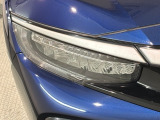 LEDヘッドライトは、点灯の瞬間から最大光量を発揮し、突然暗くなるトンネルなどでの安定感を高めます。