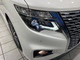 【LEDヘッドライト】悪天候や夜間走行時も良好な視界を確保し安心して運転できる高輝度LEDヘッドライトを装備!点灯速度が早く、消費電力も抑えられています。