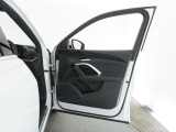 ドアを開けると上質で上品な室内空間が広がり細部までこだわったAudiデザイン性と、物づくりのこだわりを感じて頂けます。