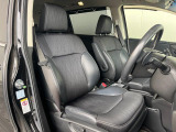 運転席シート廻りは使用感も少なく、良好な状態となっています。前オーナー様が丁寧に使っていたことがよくわかりますね。