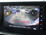 バックをするとき自動でリアの様子が映る『リアカメラ』付き!画面で確認しながらバックができますから安心ですね。でも、目視も大切ですよ!安全第一でお願いします!
