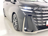 フォグランプ装着車です。暗い夜道の車両前方を明るく照らします
