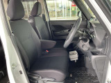 運転のしやすさや、乗り降りにも配慮した運転席