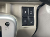 運転席にはシートにもシートヒーターが装備されております。