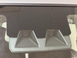 安心装備のスマートアシスト付きです☆ フロントガラス上部のステレオ式カメラで安全運転をサポートしてくれます☆