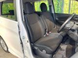 運転席シート廻りは使用感も少なく、良好な状態となっています。前オーナー様が丁寧に使っていたことがよくわかりますね。