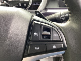 レーダークルーズコントロールは先行車との車間を維持しながら追従走行を行い、長距離でのドライバー負担を軽減させてくれます。