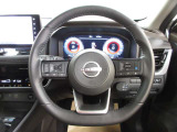 運転が楽しくなる明るく開放的な運転席まわりです。