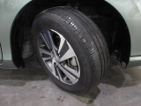185/65R15インチ純正アルミホイール。