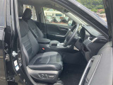 運転席・助手席です