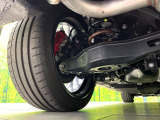 お車を安心してお乗りいただく為には、足回りの定期点検が欠かせません。サービスサポート(有償保証)では無料点検もご提供しており、安心のカーライフをお過ごしいただけるサポート体制が整っています。