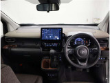 オシャレなインテリアで運転する気分も盛り上がりますよね^^