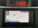 純正ナビを装備。タッチパネル式で使いやすく、お出かけもラクラクです。
