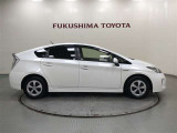 【まるごとクリーニング】シートを取り外し、車内を徹底洗浄。隅々まで丁寧に仕上げています。