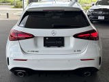 AMG A35 4MATICらしいリアデザイン。スポーティな走りを感じさせる後ろ姿です。