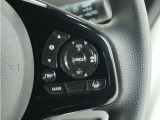 ◆アダプティブクルーズコントロール◆予め設定した車速内でクルマが自動的に加減速。前走車との適切な車間距離を維持しながら追従走行します。【LKAS】車線維持支援システムでステアリング操作を支援。