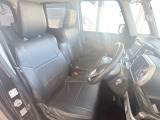 運転席シート廻りは使用感も少なく、良好な状態となっています。丁寧に使われていたことがよくわかりますね。
