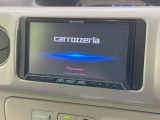 【7型フルセグTV付ナビゲーション】使いやすいナビで目的地までしっかり案内してくれます。各種オーディオ再生機能も充実しており、お車の運転がさらに楽しくなります!!