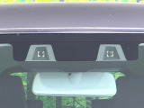 【スズキ セーフティサポート】走行中に前方の車両等を認識し、衝突しそうな時は警報とブレーキで衝突回避と被害軽減をアシスト。より安全にドライブをお楽しみいただけます。