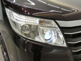 LEDヘッドライトです。デザイン性がよくとても明るいので、夜間の走行や悪天候でも安心です。しかも長寿命!