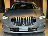 ☆BMWの代名詞とも言える【キドニーグリル】一目見ただけでBMW車であると認識できる確固たるアイコンとして存在感を放ちます☆