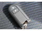 いまや必須のスマートキーも装備!施錠、解錠、エンジンスタートも身につけているだけで可能です!