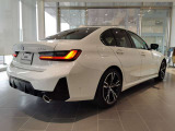 BMWプレミアムセレクション前橋では、高年式低走行モデルからMモデル、年式が経ちなかなかディーラーでは見かけないモデルまで幅広いラインナップで認定中古車を取り扱っております。品質に自信があります。