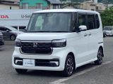 雨の日は中古車は選びにくいですよね。でも当店なら安心です。電話予約を頂ければ屋根下へ移動させて頂きます。雨でもじっくりご検討いただけます。