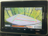 【バックカメラ】駐車時に後方がリアルタイム映像で確認できます。大型商業施設や立体駐車場での駐車時や、夜間のバック時に大活躍!運転スキルに関わらず、今や必須となった装備のひとつです!