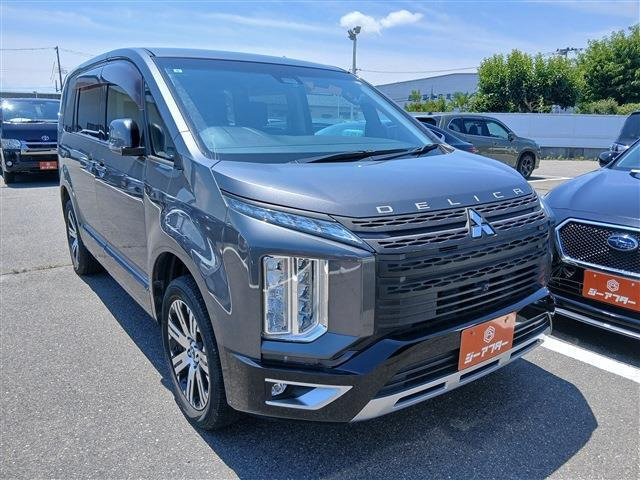 デリカD:5 2.2 G パワーパッケージ 4WD 後席モニター 禁煙車 純正10.1インチナビ