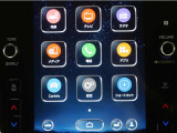 ディスプレイオーディオを装備。スマートフォンと車を繋ぐことで、これまでのナビに加えて色々なサービスが楽しめます。