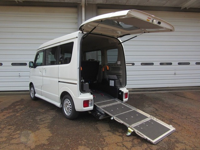 NV100クリッパーリオ  チェアキャブ ハイルーフ 4WD