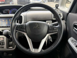 【純正革巻きステアリング】上質な革を使用することで、手にしっかり馴染みとても運転しやすいハンドルです♪