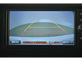 バックガイドモニターで、後方を確認しながら安心して駐車することができます。運転初心者も熟練者も必須の機能ですよ!