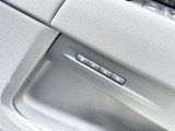 【キーレスエントリー】バッグやポケットからキーを取り出すことなく車にアクセスして、ロックとアラームを設定できます。 毎日の利便性をさらに高める機能です。