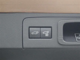 バックドアに設置されたパワーバックドアスイッチです。
