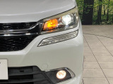 【LEDヘッドライト】悪天候や夜間走行時も良好な視界を確保し安心して運転できる高輝度LEDヘッドライトを装備!点灯速度が早く、消費電力も抑えられています。