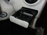 運転席と助手席にはドリンクホルダーがあります。取りやすい位置にありますからドライブも楽しくなりますね!