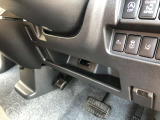 運転席インストポケットには折り畳み傘をそっと忍ばせても