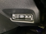 ハンドルの左下にETCがついています。高速道路の料金所の通過も楽々です。 カードの取り出しもしやすい場所についています。