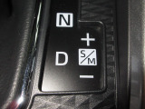 マニュアル車のような感覚で、ワインディングロードでも車を操れるMTモード付きです。長い下り坂でのエンジンブレーキや、高速道路の合流の際の加速も思いのままです。