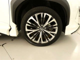 【タイヤ4本新品】・・・こちらのお車はネッツ千葉で購入時タイヤ4本交換します。消耗品ですが高価なのがこのタイヤ・・・!このクルマ、お得ですよ♪