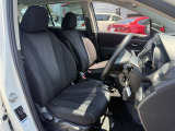 運転席シート廻りは使用感も少なく、良好な状態となっています。前オーナー様が丁寧に使っていたことがよくわかりますね。