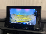 【バックカメラ】リバースにするだけで映ります、後方の安全確認や、狭い駐車場での車庫入れ、雨の日や夜間など視界の悪い時に便利です!安全にバックする為には欠かせない装備です。