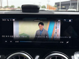 デジタルTVチューナーを装備。待ち時間や同乗者の快適性にも配慮された装備です。