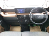 操作しやすい運転席廻り!操作パネルも使いやすい!!ドライブが楽しくなります!