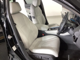 セパレートのフロント運転席は、パワーシートです。