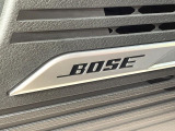 【BOSEサウンドシステム】メーカーオプションの高品位サウンドシステムを搭載。専用のチューニングが施された大小様々なスピーカーから良質なサウンドが奏でられ、臨場感あふれる音響空間を演出します。